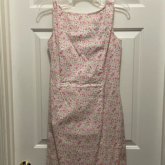 VINTAGE Tommy Hilfiger floral dress. Size 6. - Picture 2 of 3